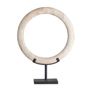 Figura Decorativa en Color Blanco Roto